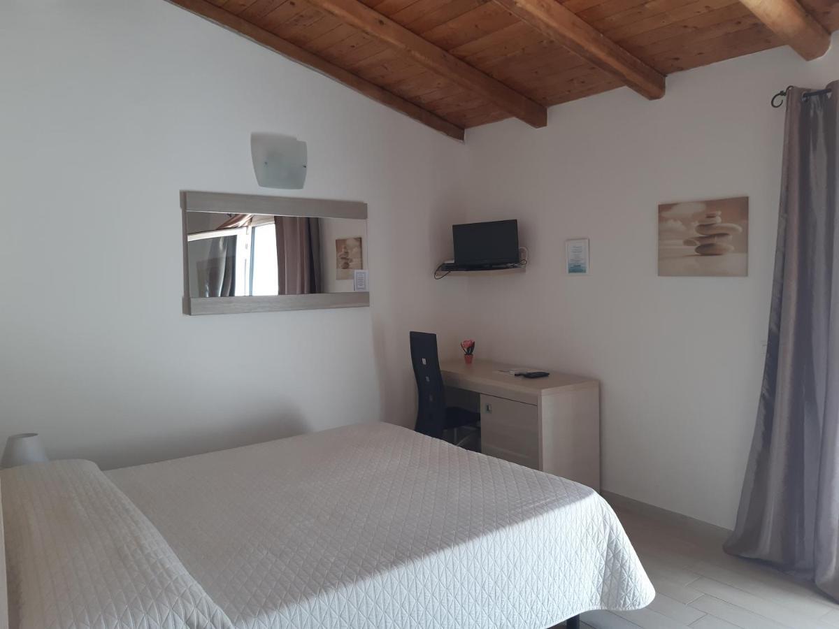 Sole&Sale Panzió San Teodoro  Kültér fotó