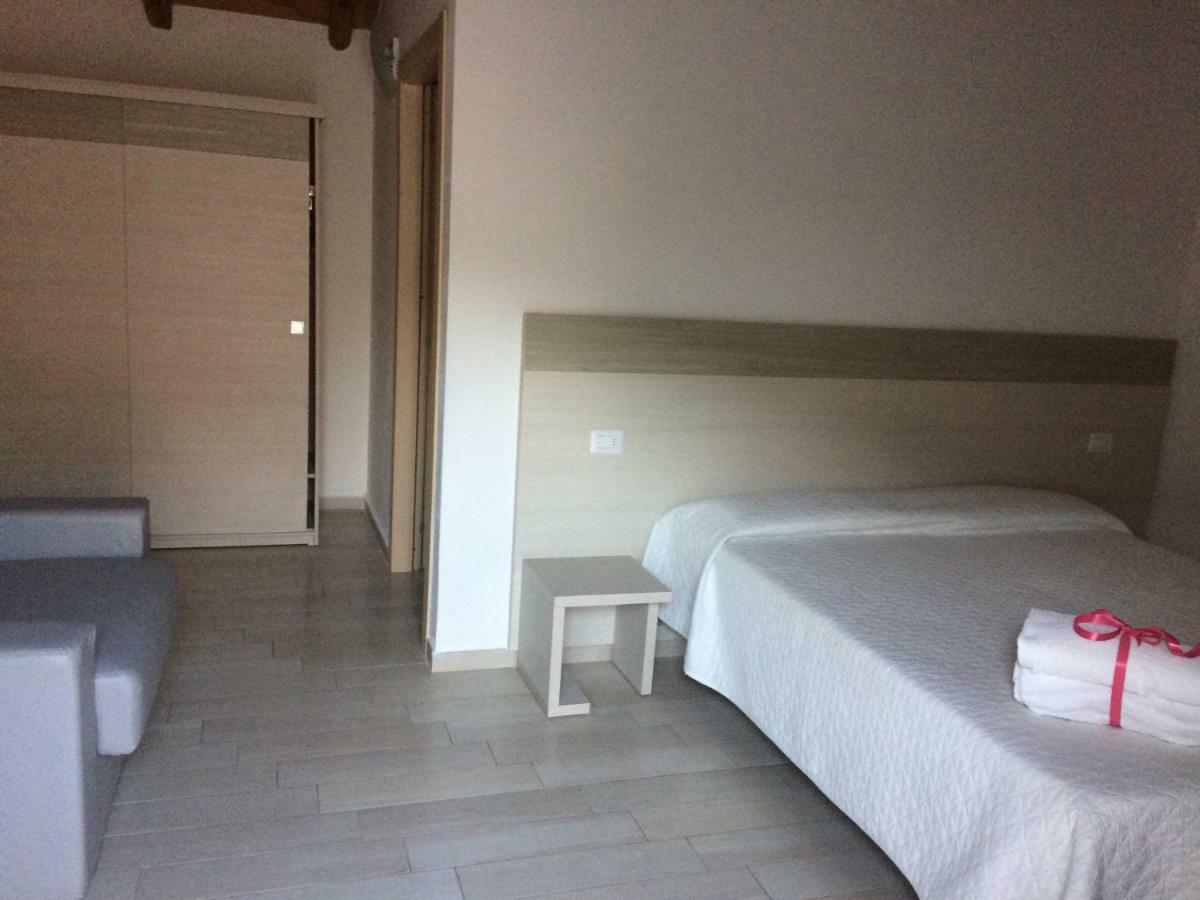 Sole&Sale Panzió San Teodoro  Kültér fotó