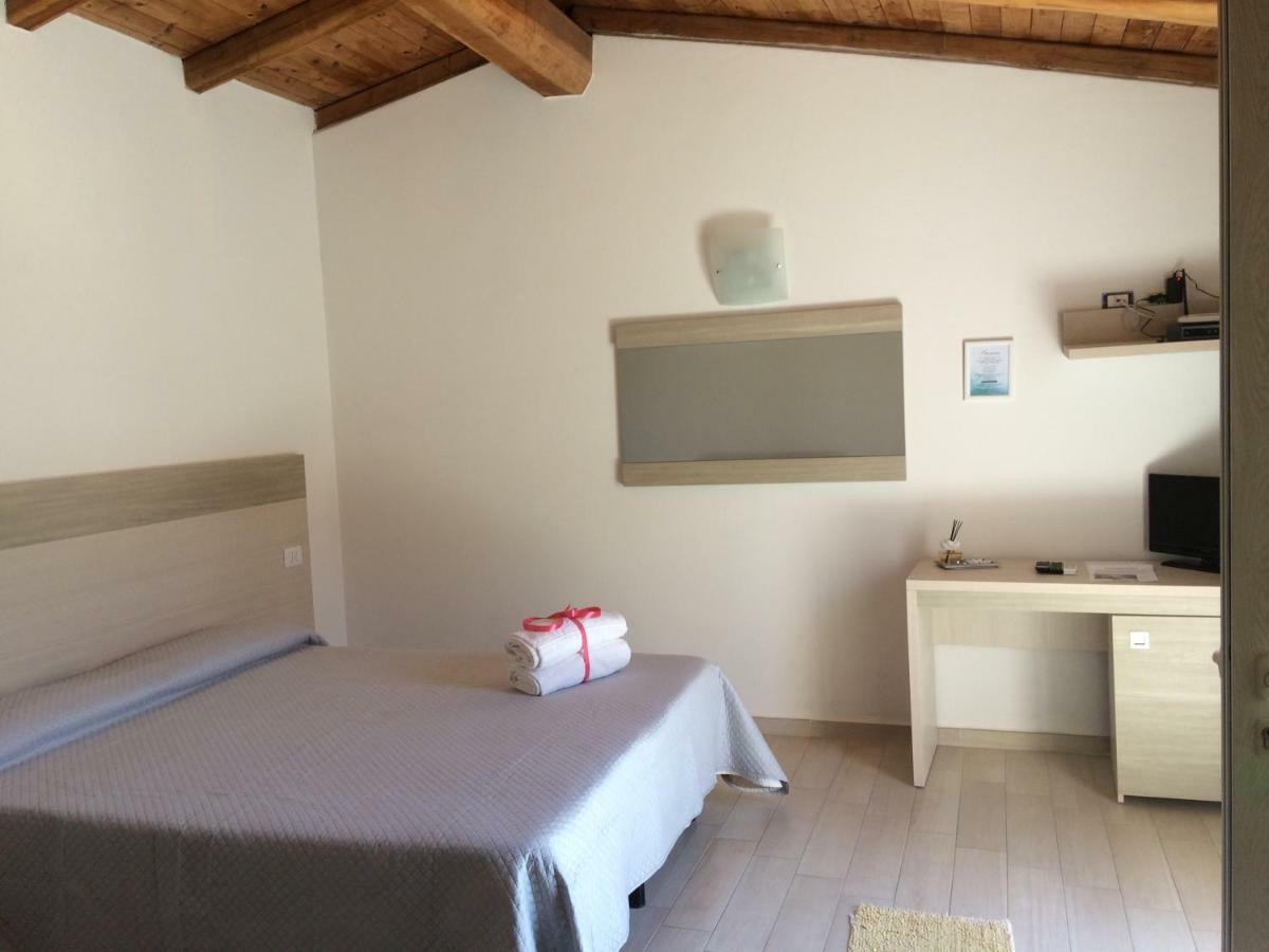 Sole&Sale Panzió San Teodoro  Kültér fotó